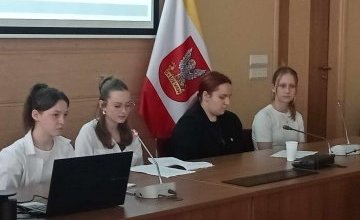 Uczniowie naszej szkoły we współpracy z Młodzieżowa Radą Miasta Oleśnicy poprowadzili debatę 