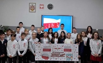 Akcja Patriotyczna Klasy 5a: Pamiętamy o Święcie Niepodległości