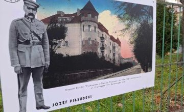 Wystawa "W odbiciu czasu: Ulica 11 Listopada w fotografii"