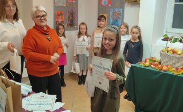 Wyróżnienie w Powiatowym Konkursie Plastycznym ,,Jesienne bukiety"