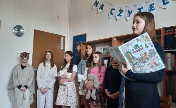 Uroczyste pasowanie na czytelnika biblioteki szkolnej