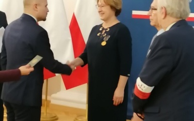 Pani dyrektor otrzymała medal