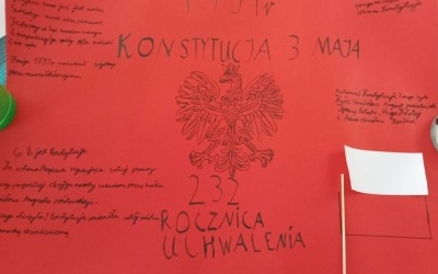 Szkolny  konkurs plastyczny  na plakat  pt. „232 rocznica uchwalenia Konstytucji 3 Maja” (9)