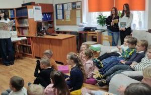 Uroczyste pasowanie na czytelnika biblioteki szkolnej (8)