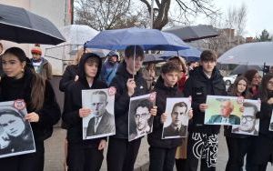 Uczniowie Szkoły Podstawowej nr 7 w Oleśnicy na miejskich obchodach Narodowego Dnia Pamięci Żołnierzy Wyklętych (2)