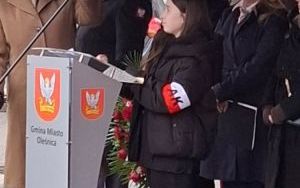 Uczniowie Szkoły Podstawowej nr 7 w Oleśnicy na miejskich obchodach Narodowego Dnia Pamięci Żołnierzy Wyklętych (1)